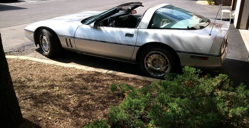 Illustration for article titled Does anyone want a manual transmission Corvette that drives well for under $3,000?